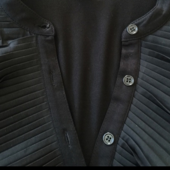 🥇HOST PICK🥇BCBG black shirt with ruffles xxs - Picture 3 of 3